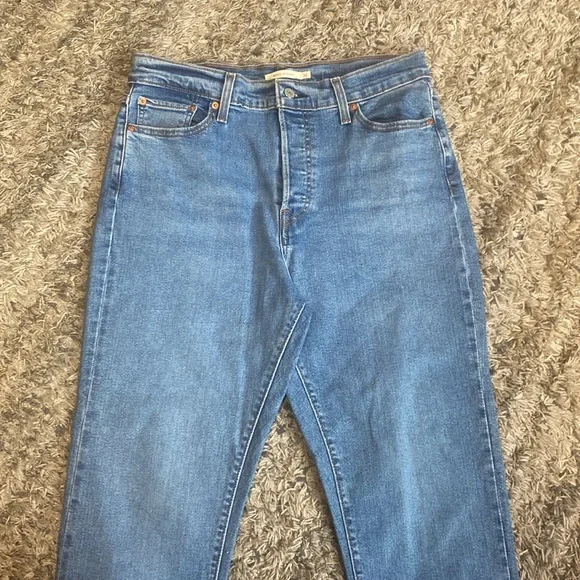 NWOT Levi’s womens wedgie straight Blue Denim Jeans sz 32 great condition - Picture 3 of 12